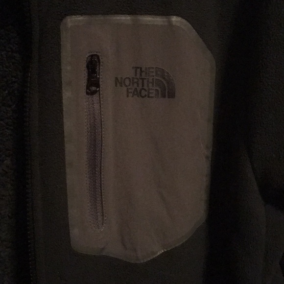 Men’s North Face Fleece - Picture 2 of 4